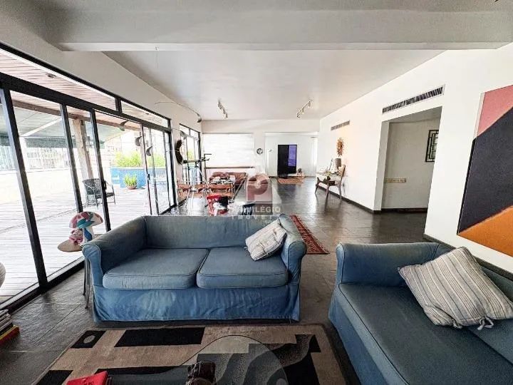 Cobertura linear, 3 quartos, com vaga, na Lagoa