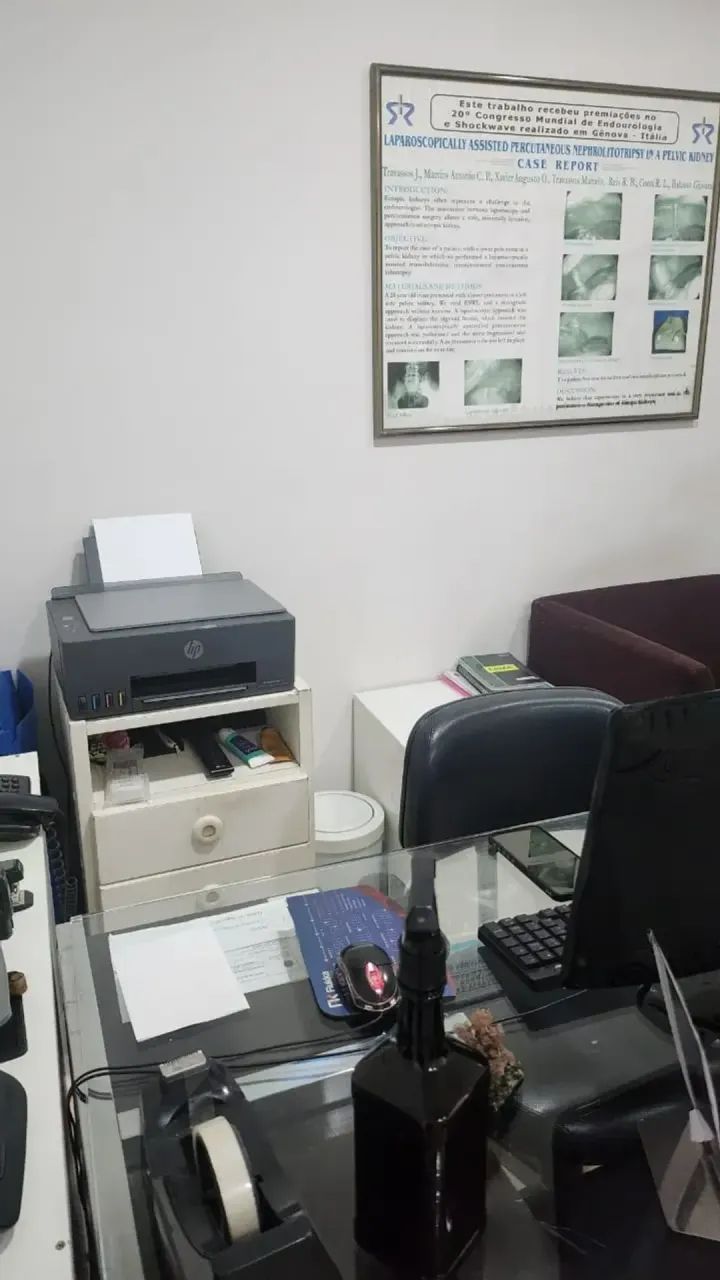 ALUGO ESPAÇO COM VAGA PARA VEÍCULO. PODE UTILIZAR PARA CONSULTORIO ou ESCRITÓRIO. C/ MOBIL - Foto 5
