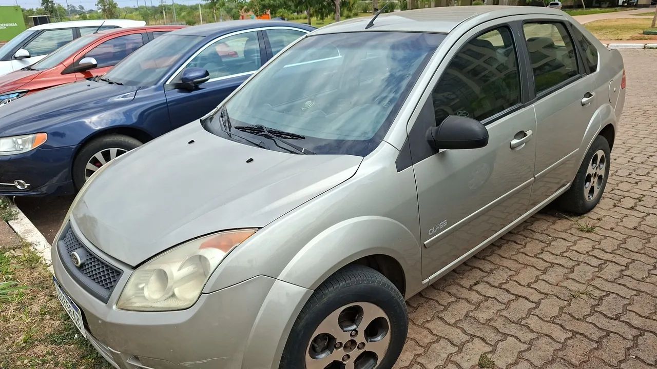 Ford Fiesta Fiesta Sed. 1.6 8V Flex 4p 2010
