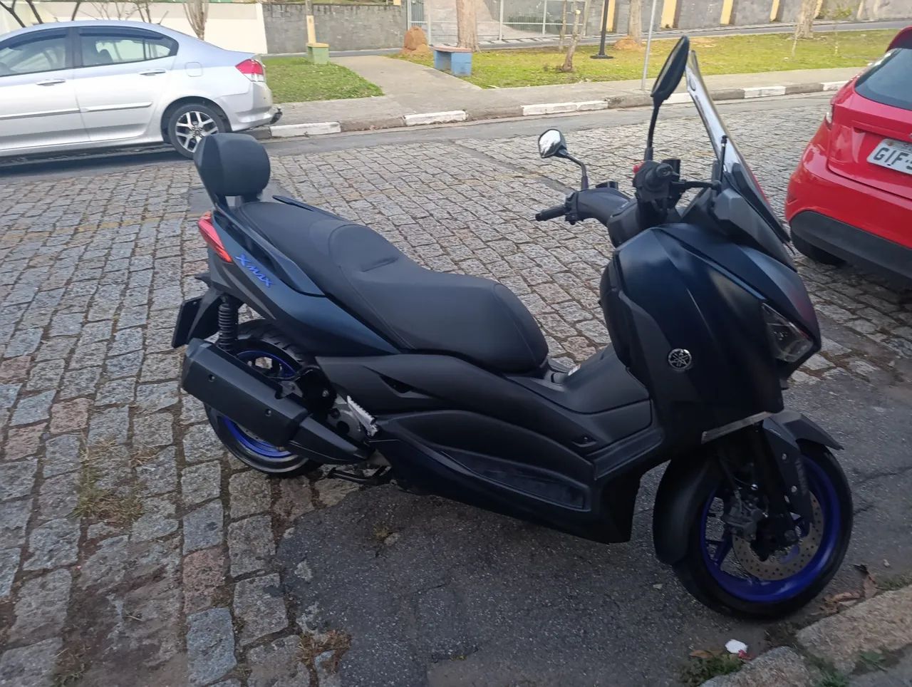 XMax 250