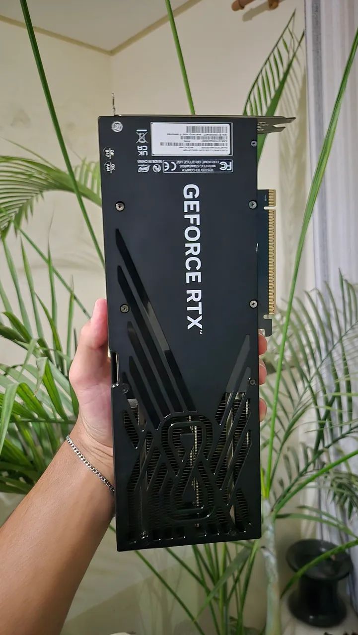 RTX 5070 Palit Infinity 3  - Foto 3