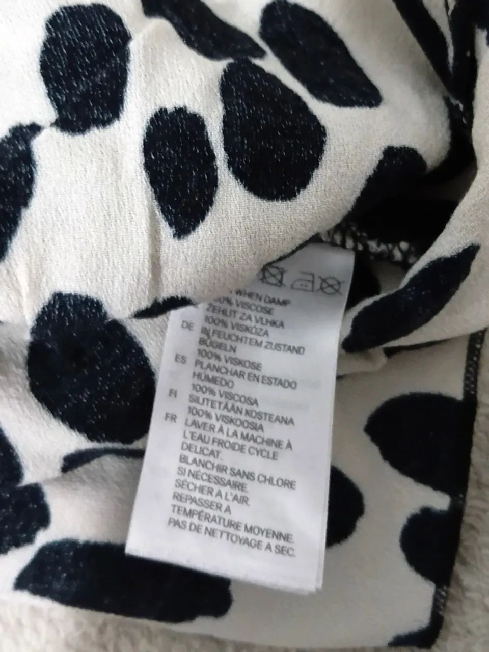 Blusa H&M Poá Preto e Branco Peplum Feminina - Foto 4