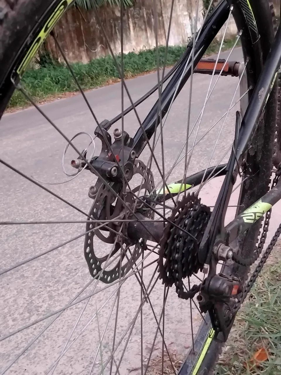 Bicicleta Aro 29 - Preta e Verde - Foto 5