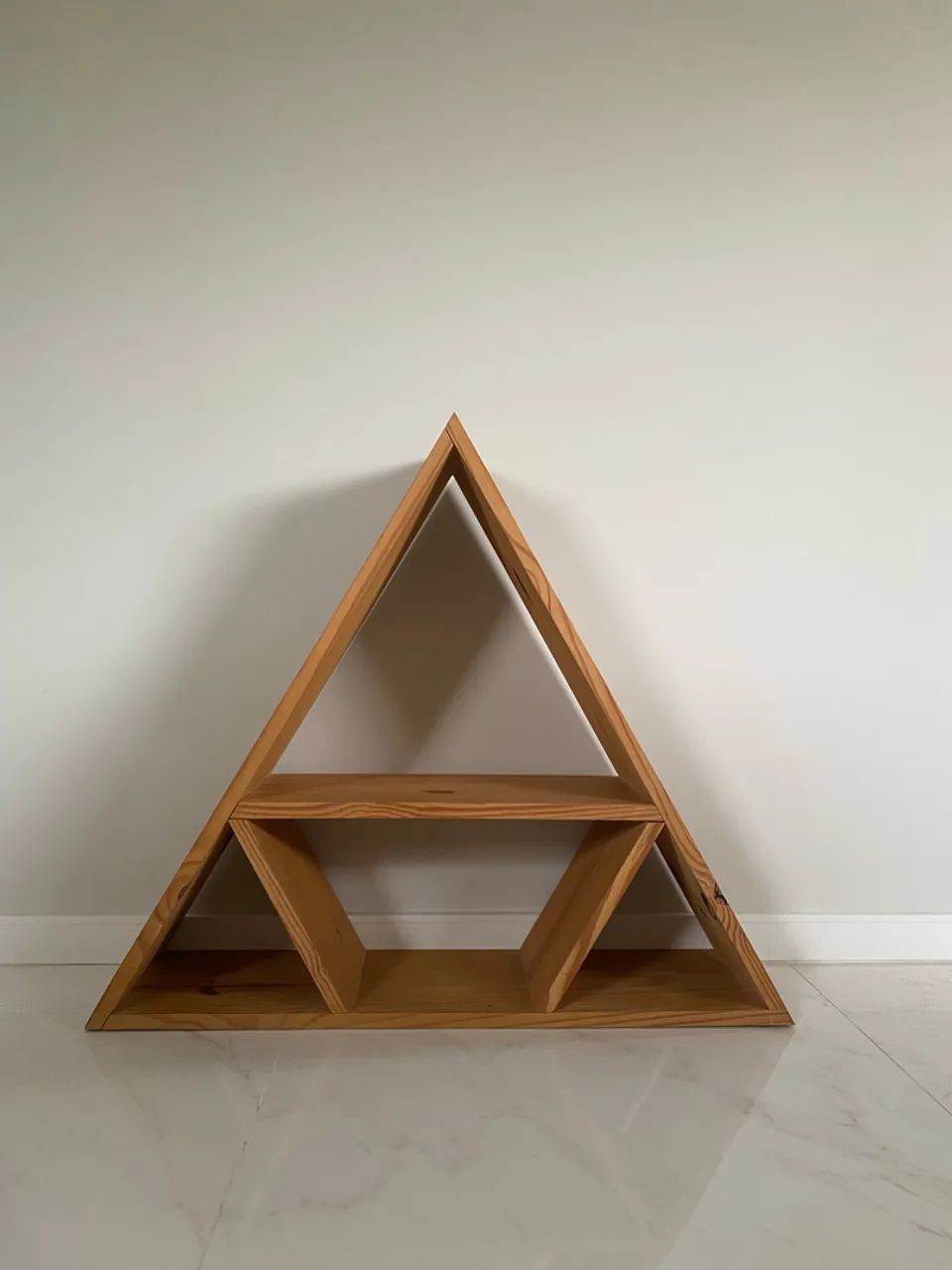 Móvel Decorativo Pirâmide