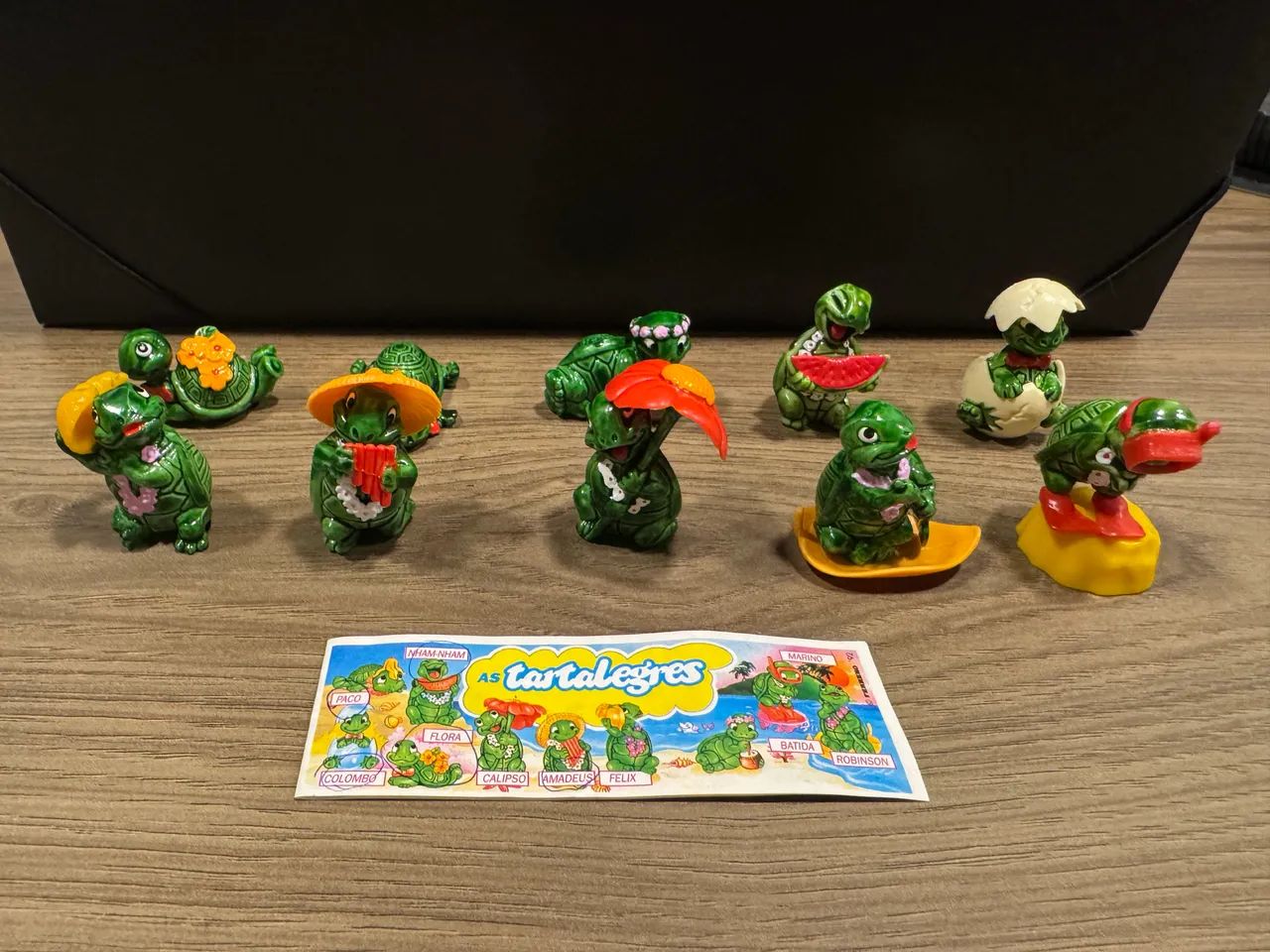 Colecao tartarugas tartalegres kinder ovo completa com folheto
