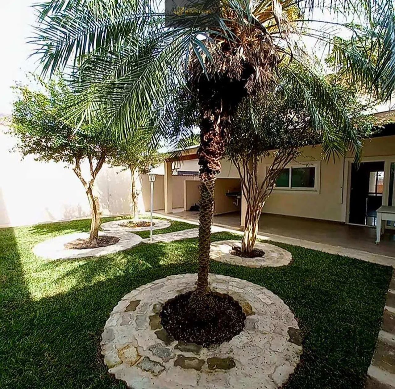 Casa à Venda com 3 dormitórios sendo 1 suíte - Crispim