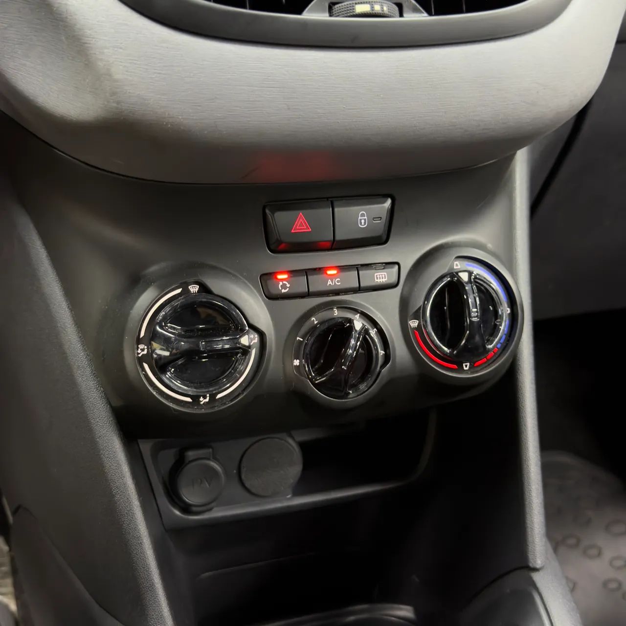 Peugeot 208 Active Pack 1.2 Flex 12V 5P Mec. 2018 - Foto 6