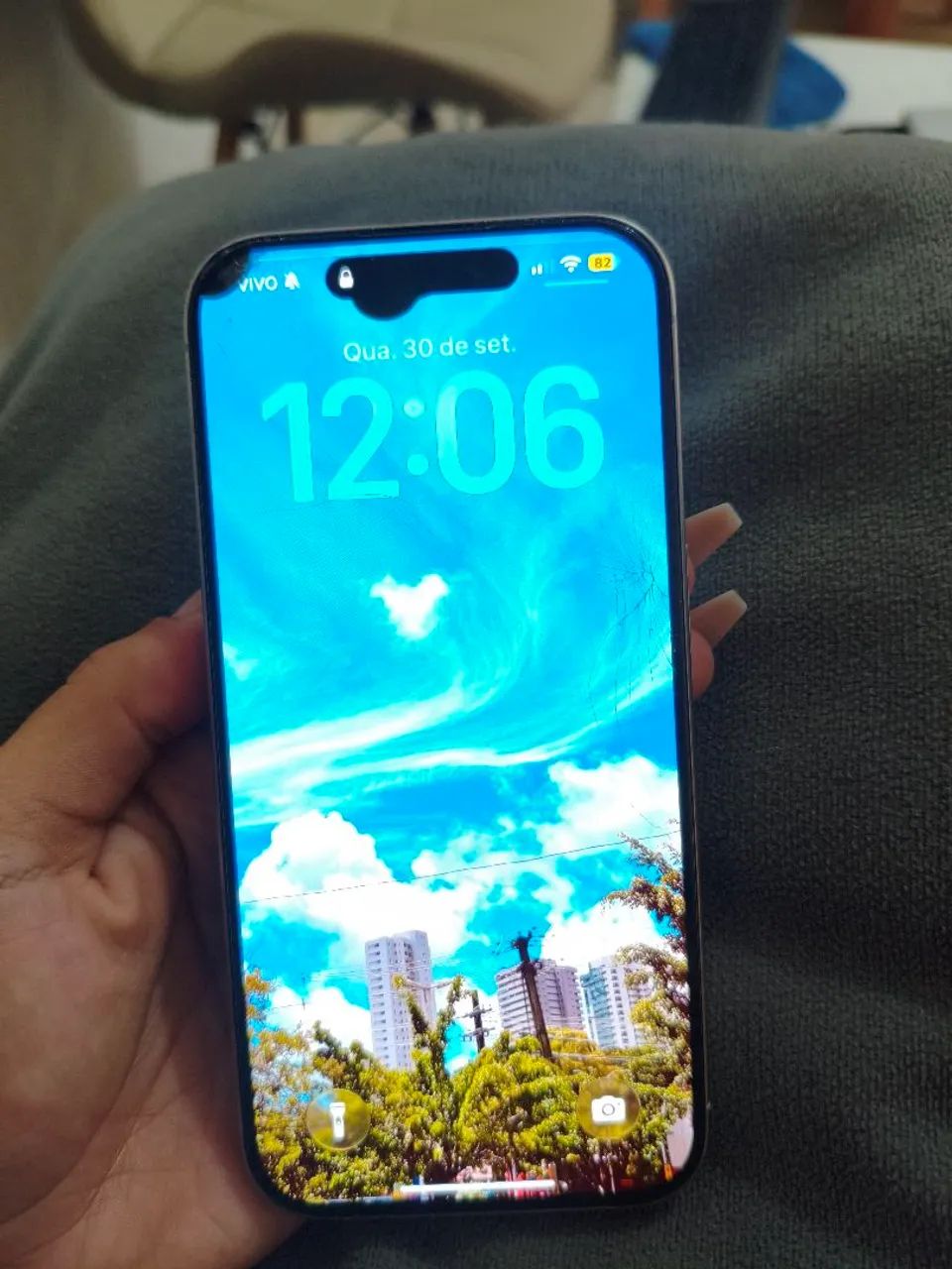 iPhone 15 Pro 512gb - Tela com detalhe - Foto 2