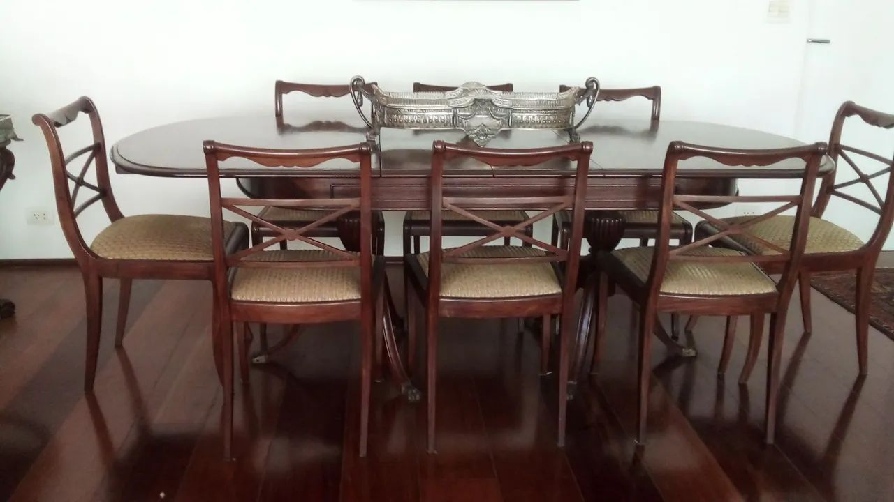 Mesa jantar extensível estilo inglês com 8 cadeiras "Jacarandá"