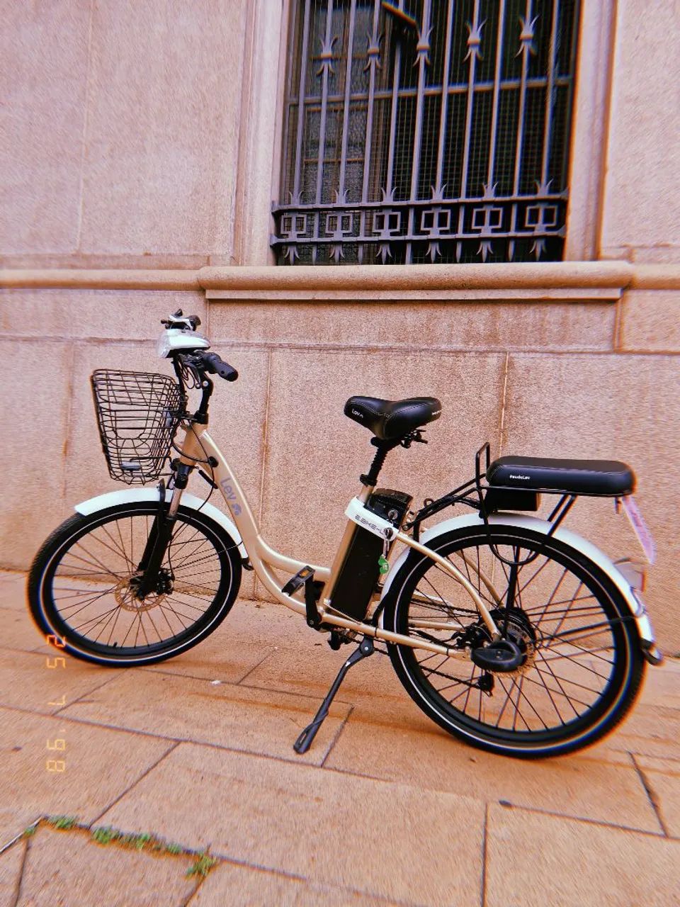 Bicicleta elétrica Lev L+ dourada top de linha - Foto 5