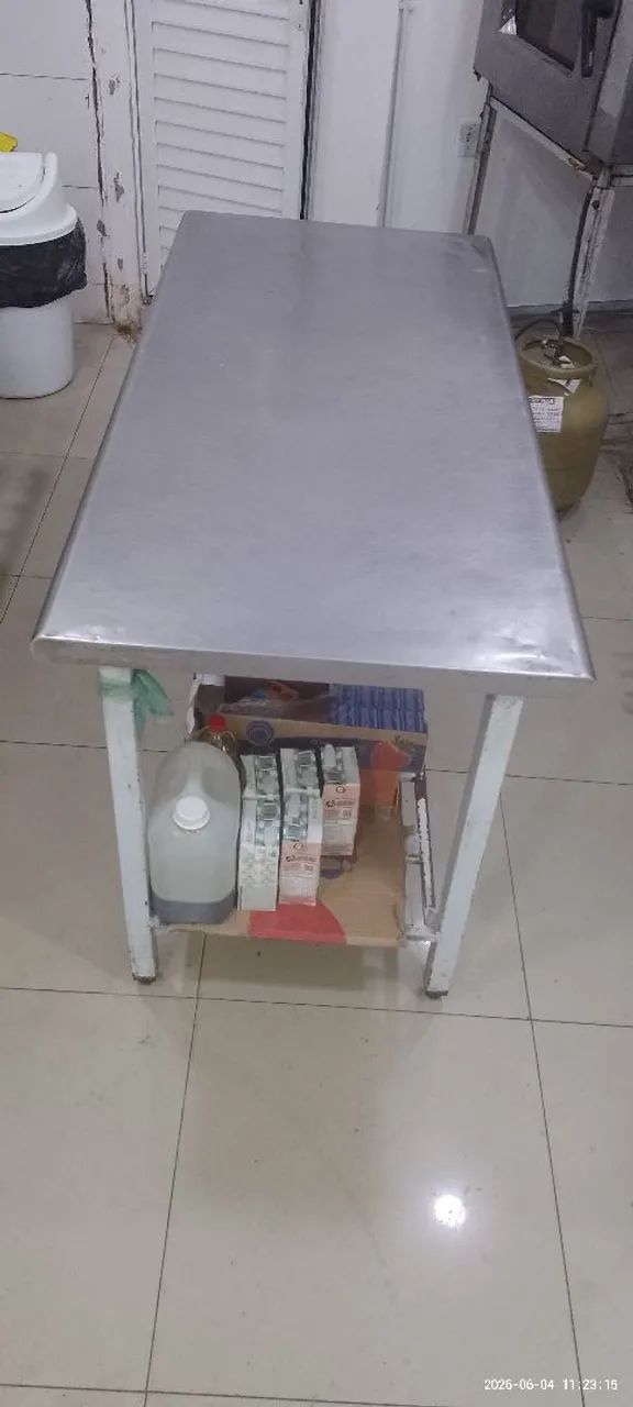 Vendo mesa de inox 1.5m x 70cm e 85cm altura - Foto 4