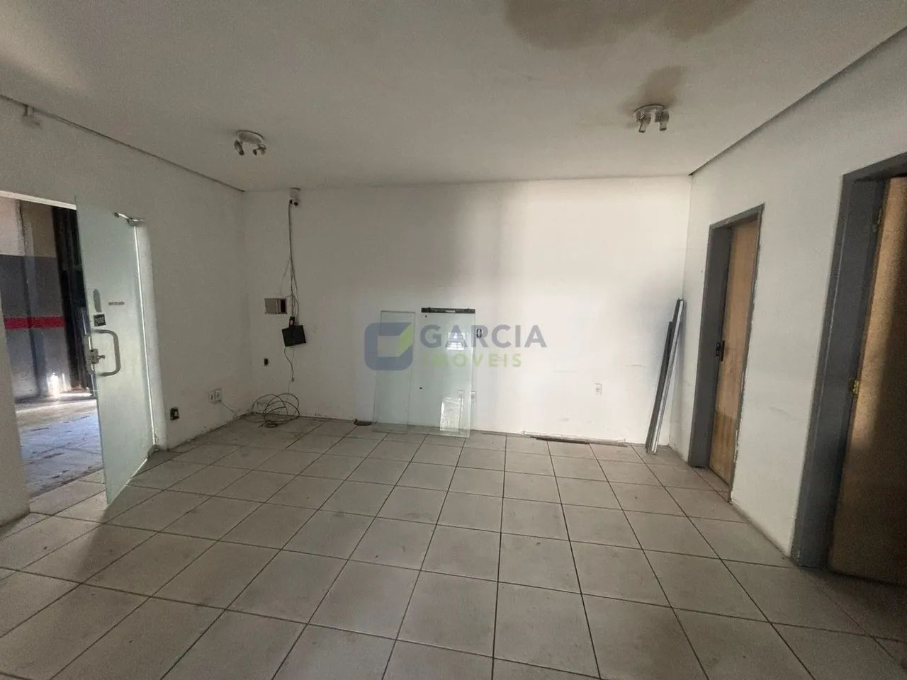 deposito; 4 banheiro; 4 vagas; 930 metros quadrados; bairro São João.. - Foto 4