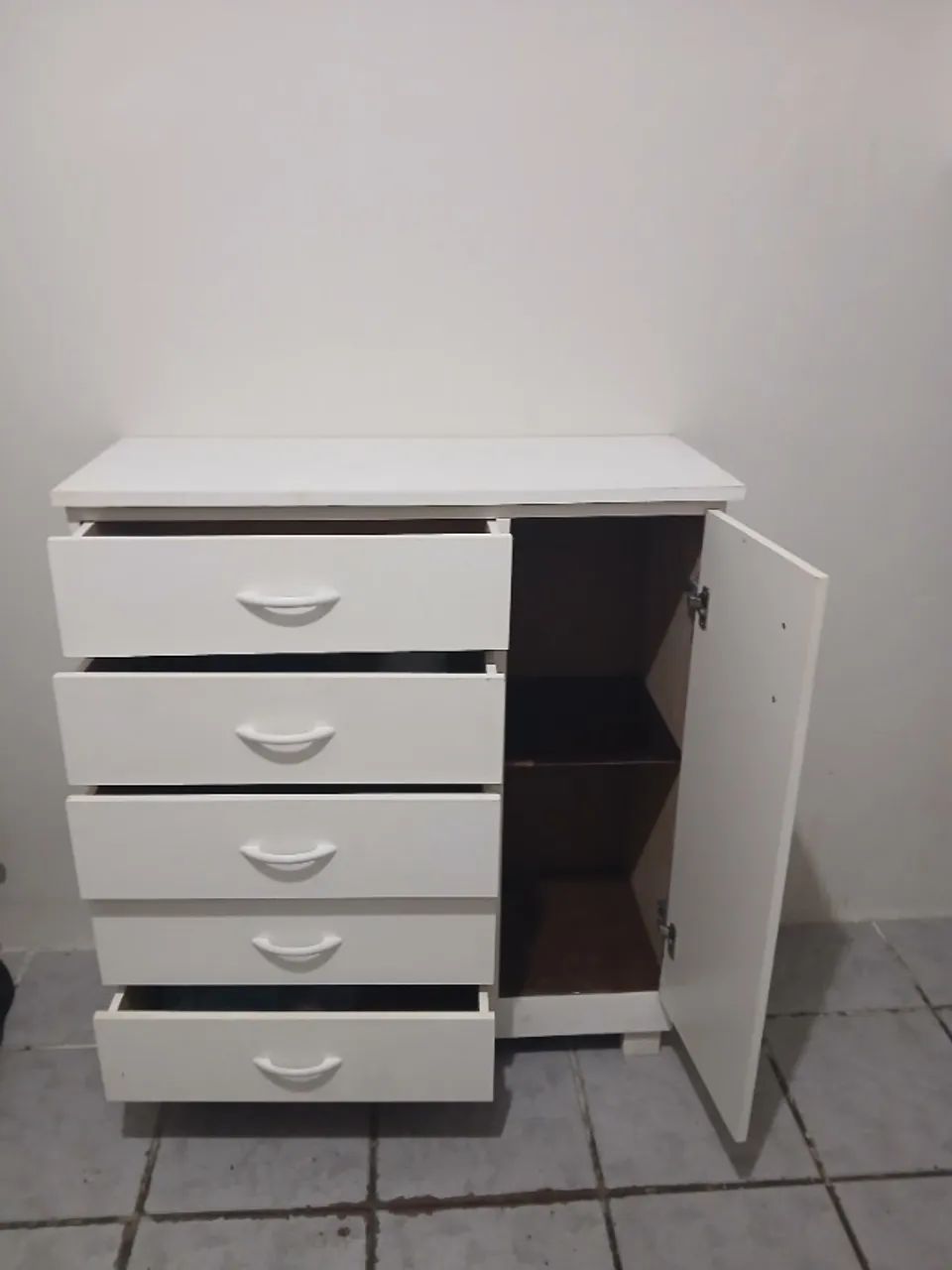 Cômoda  grande com 5 cavetas - PARA SAIR LIGEIRO  - Foto 4