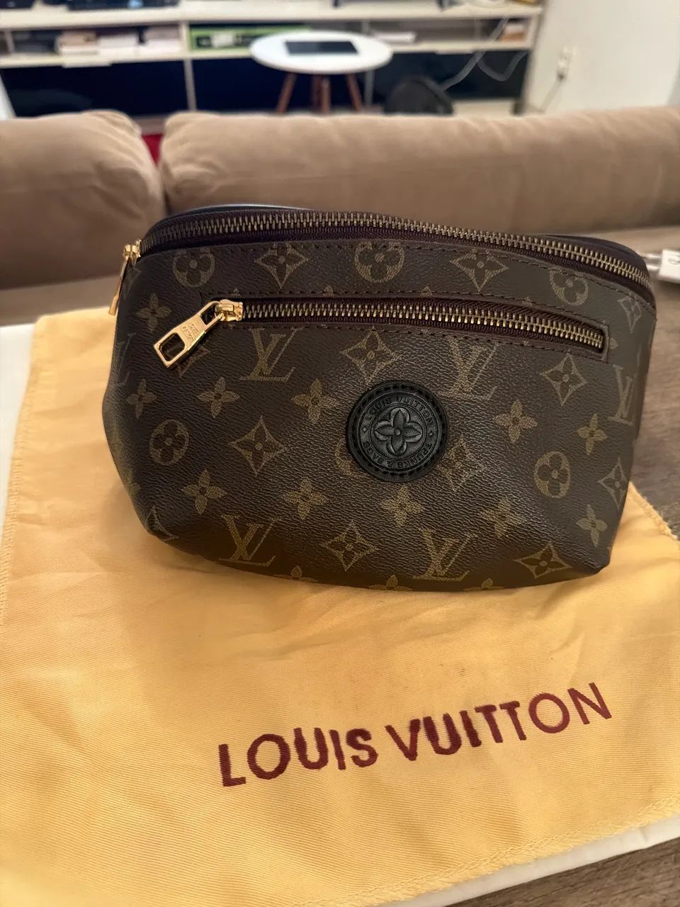 Pochete Louis Vouiton 
