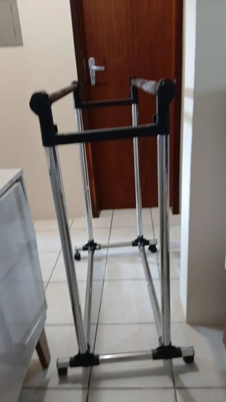 2 ARARAS DE ALUMÍNIO COM GAVETAS ? EXTENSÍVEIS - Foto 2