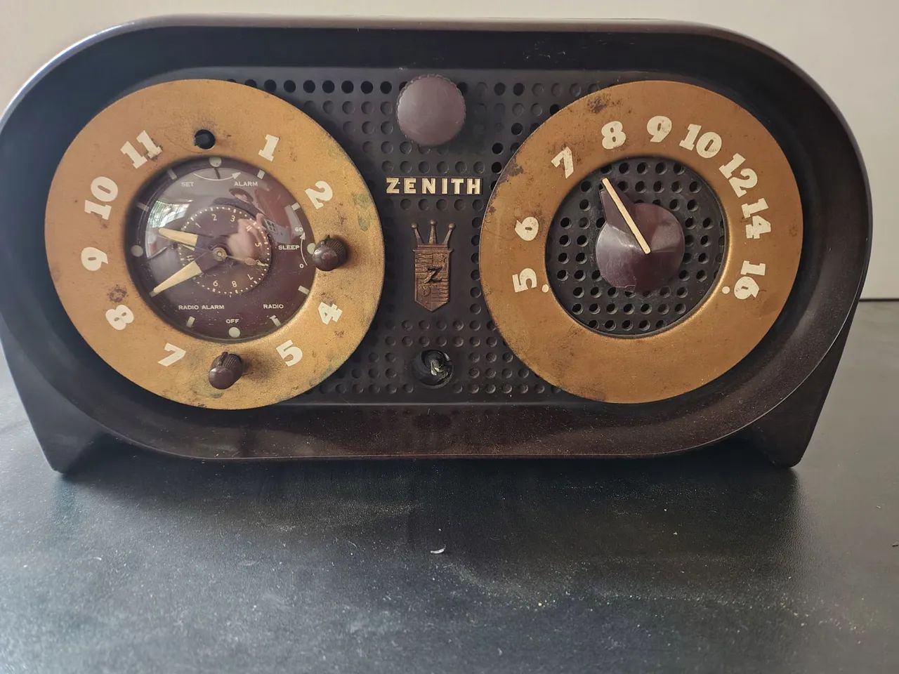 Rádio relógio antigo Zenith  - Foto 4