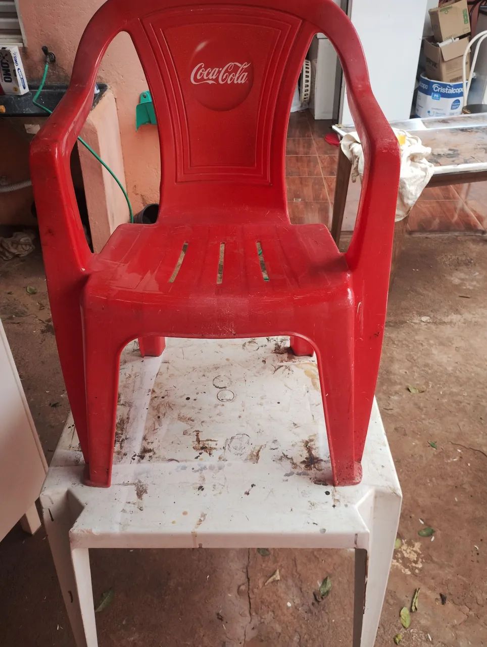 Mesa de plástico com uma cadeira apenas 50 reais  - Foto 2