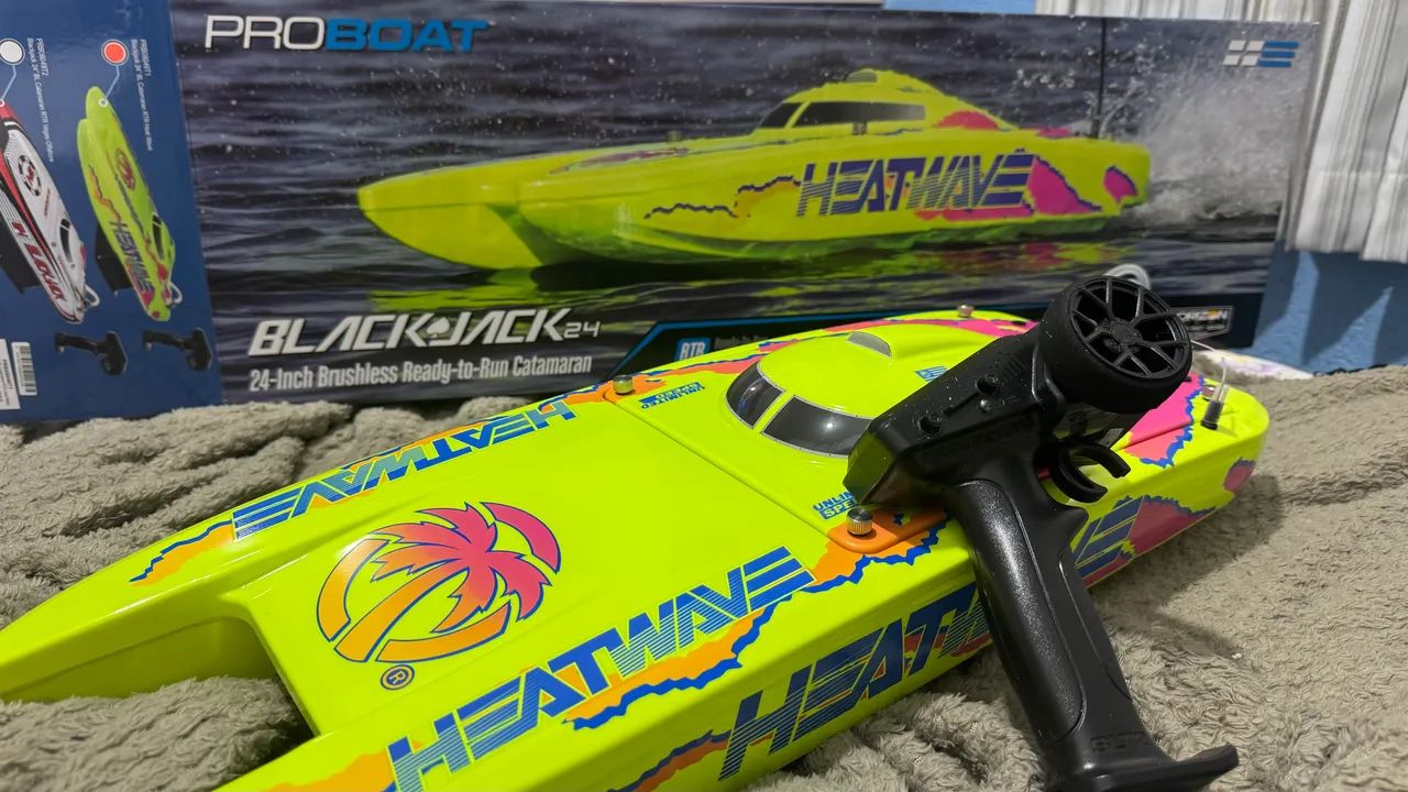 Lancha RC Proboat Black Jack 24