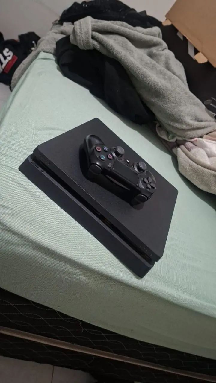 PS4 slim 