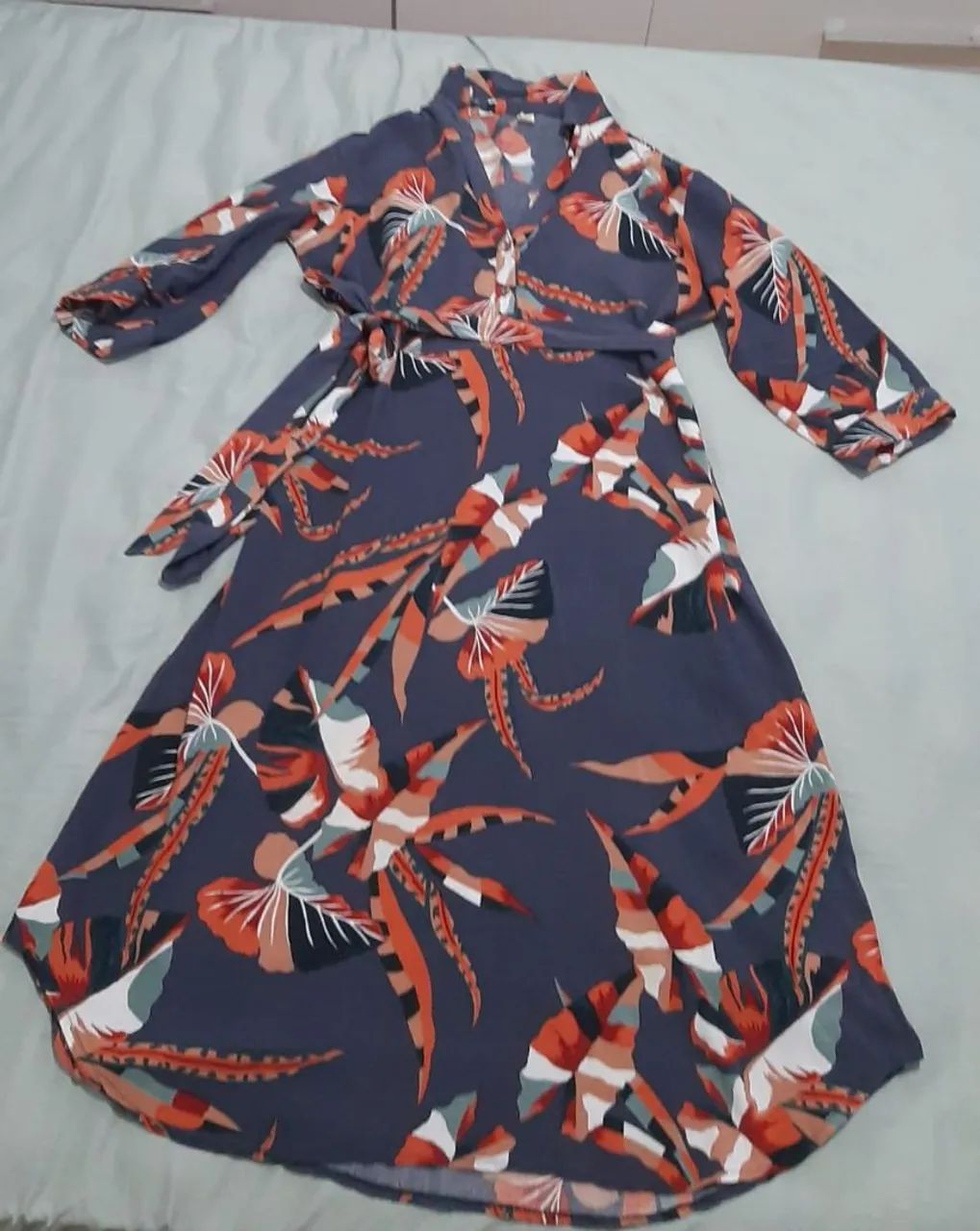 VESTIDO LONGO GG, COR CINZA E LARANJA