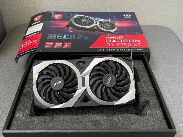 Placa de Video AMD Radeon RX 6750 12gb em ótimo estado e na caixa. Parcelo no cartão.