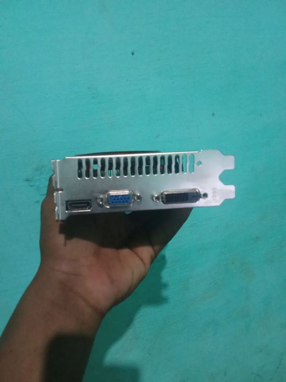 Placa de vídeo GTX 550Ti 4GD5  - Foto 3