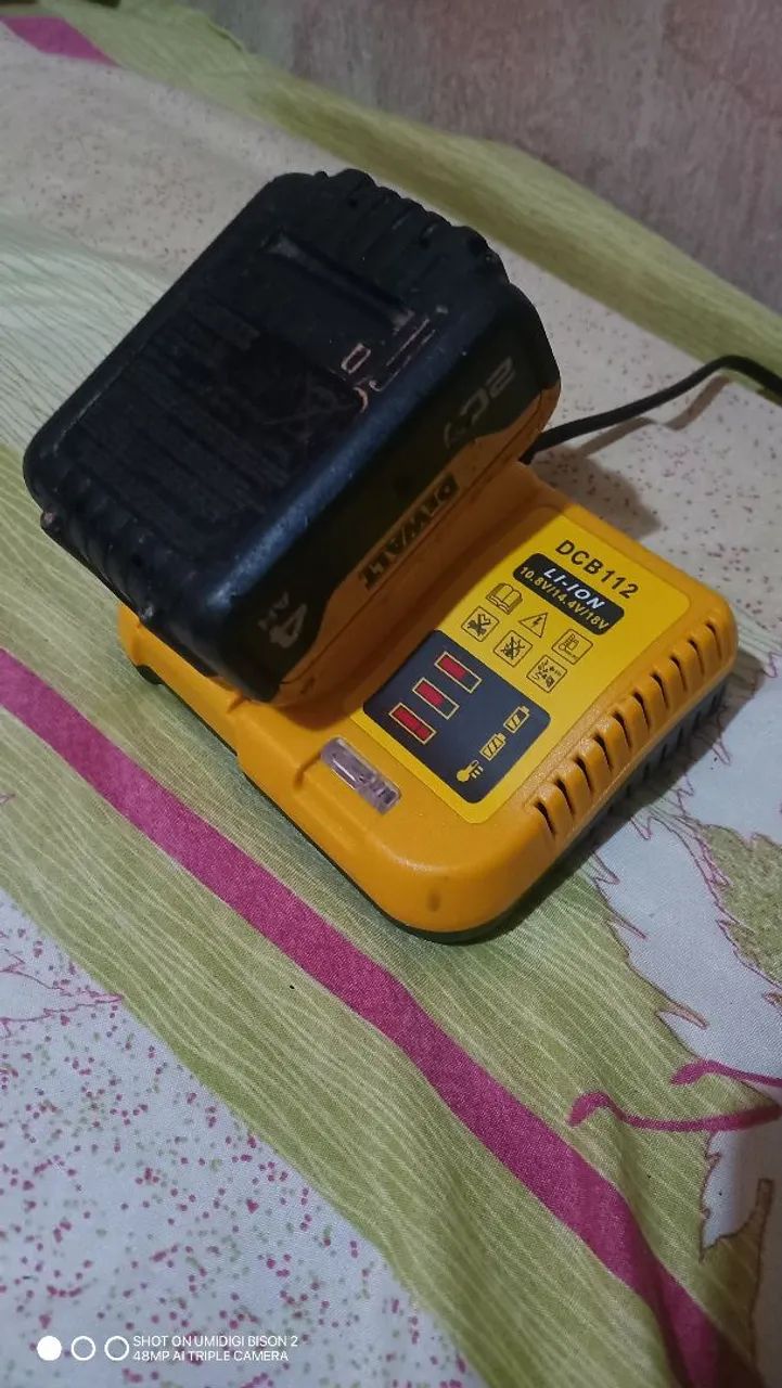 Parafusadeira de impacto Dewalt 20v - Foto 3