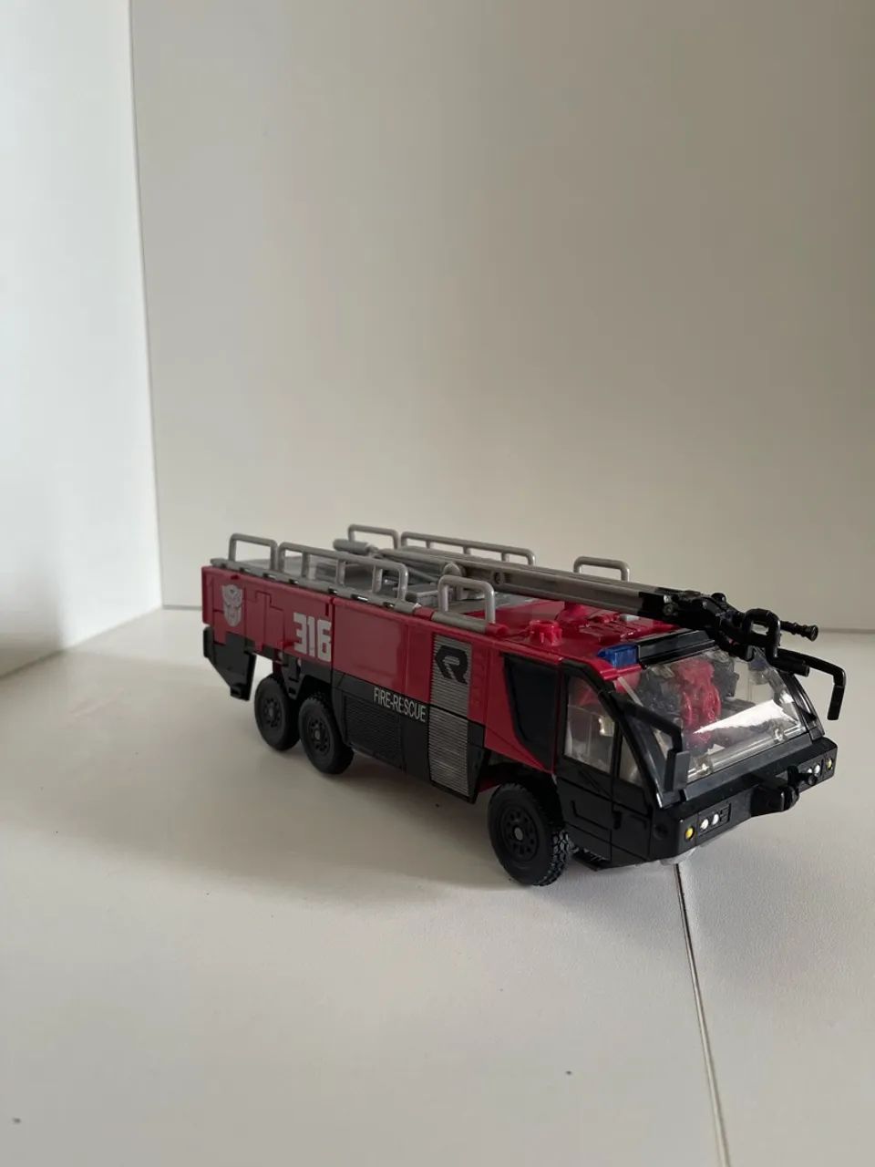 Transformers DOTM Classe líder Sentinel Prime - Foto 4