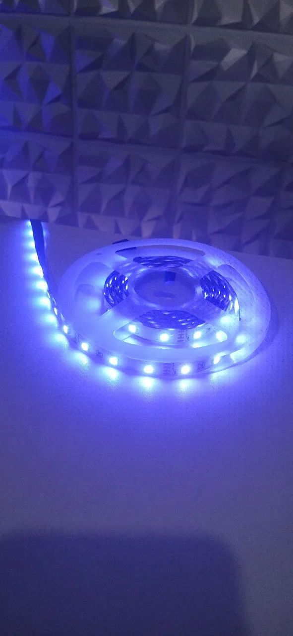 Fita de led rgb 5050 colorida com 5 mt - Foto 2