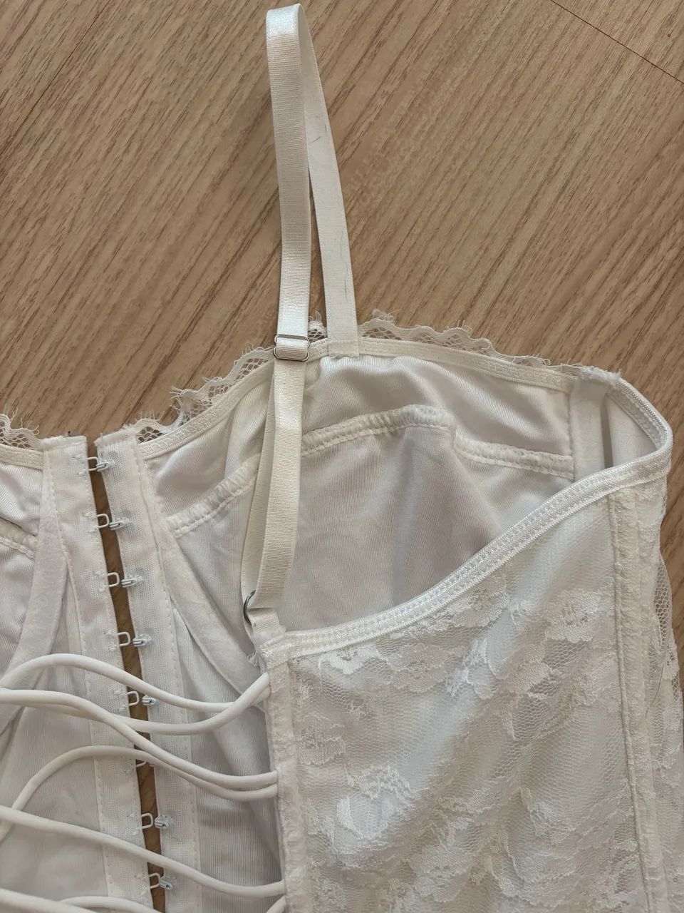 Corset branco de renda - Foto 4
