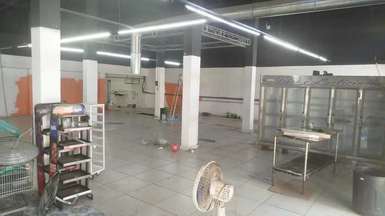 Alugo lojão de 290m2 no centro comercial do Palmital (Santa Luzia) - Foto 2