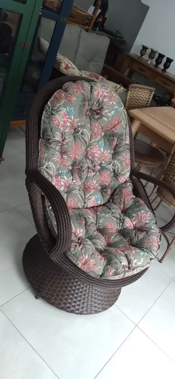 Poltrona Giratória de Fibra Sintética com Almofada - Foto 2