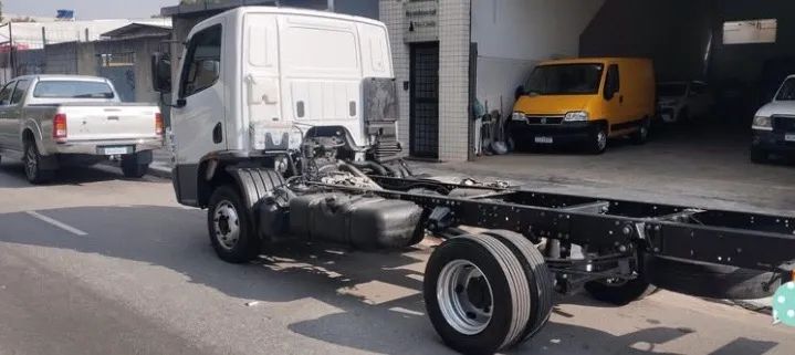 Accelo 815 Ano 2018 - Foto 2