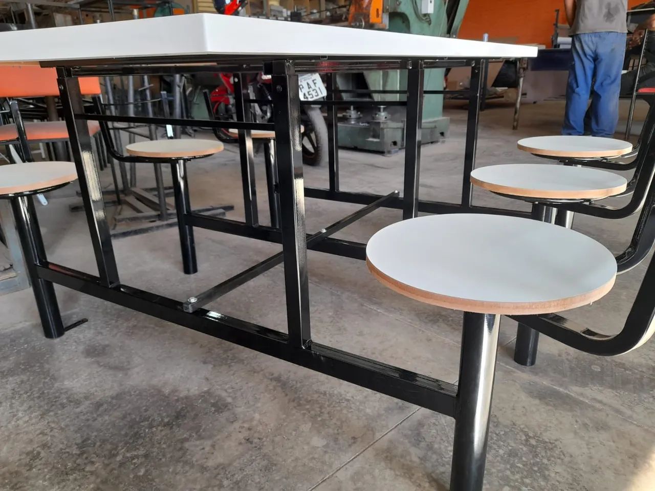 MESA PARA REFEITÓRIO DIRETO DA FABRICA - Foto 2