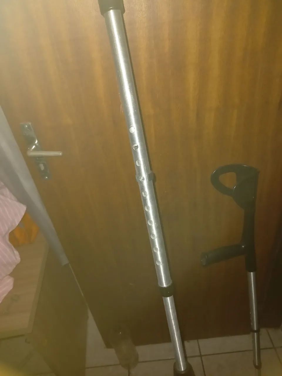 2 muletas de metal Inox novas c/ ajuste para todas as alturas - Foto 2