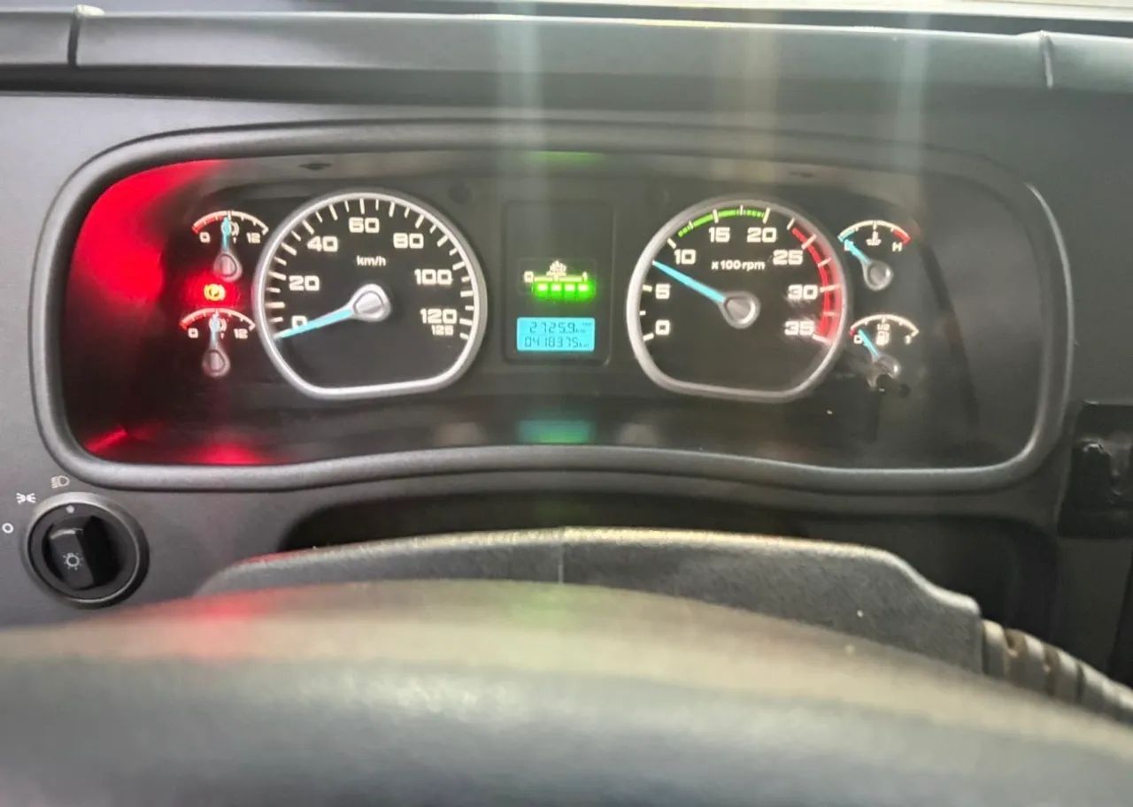 Ford cargo 1119 ano 2014 - Foto 4