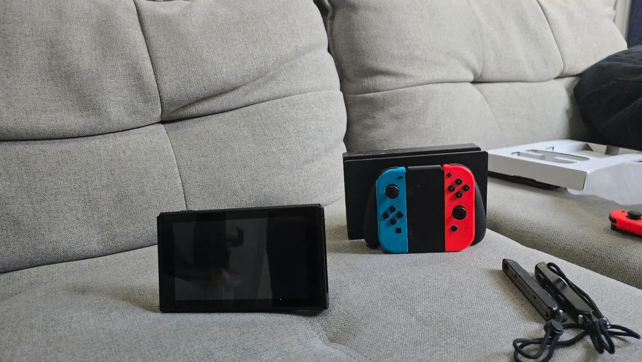 Nintendo Switch V2 (Bloqueado) - Foto 3