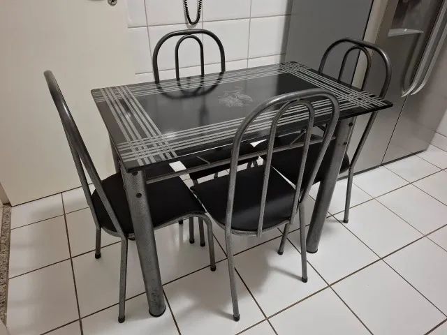 Kitchen Table with 4 Chairs - Excellent Condition65153861642883122