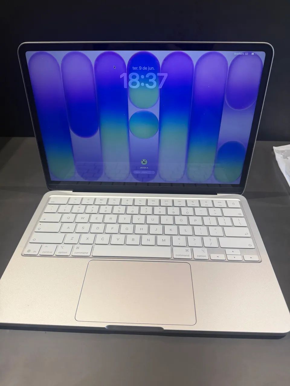 MacBook Model A3404