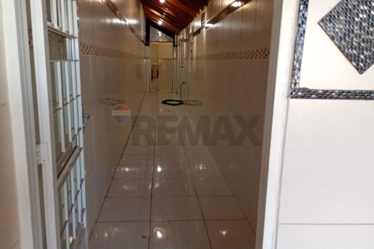 Casa ampla e muito bem localizada - Foto 4