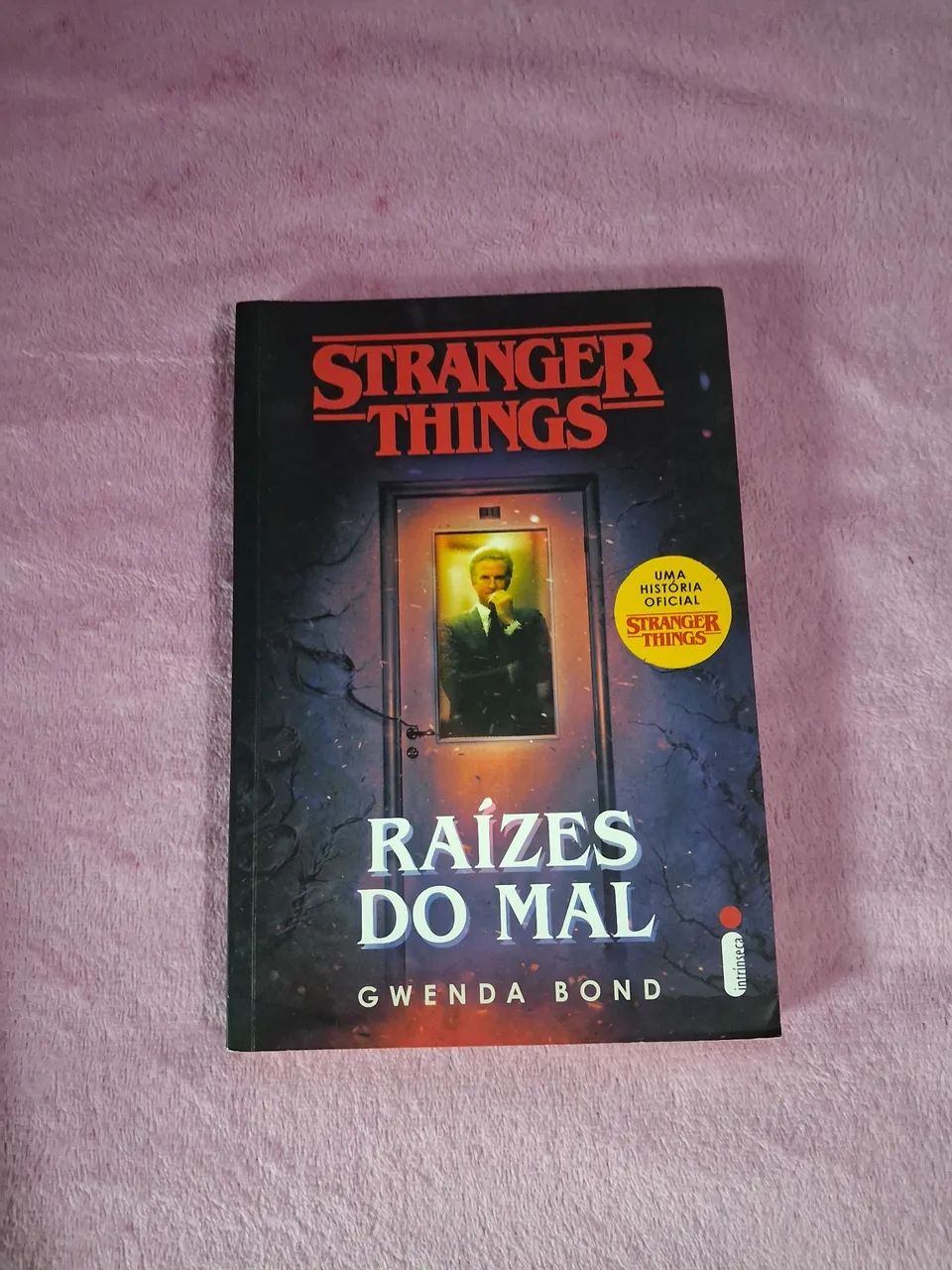 Livro de Stranger Things: raízes do mal - Foto 3