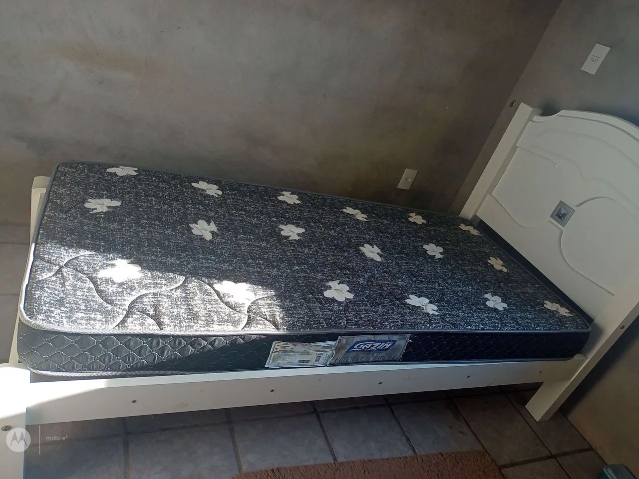 Vende cama solteiro mais colchão  - Foto 3