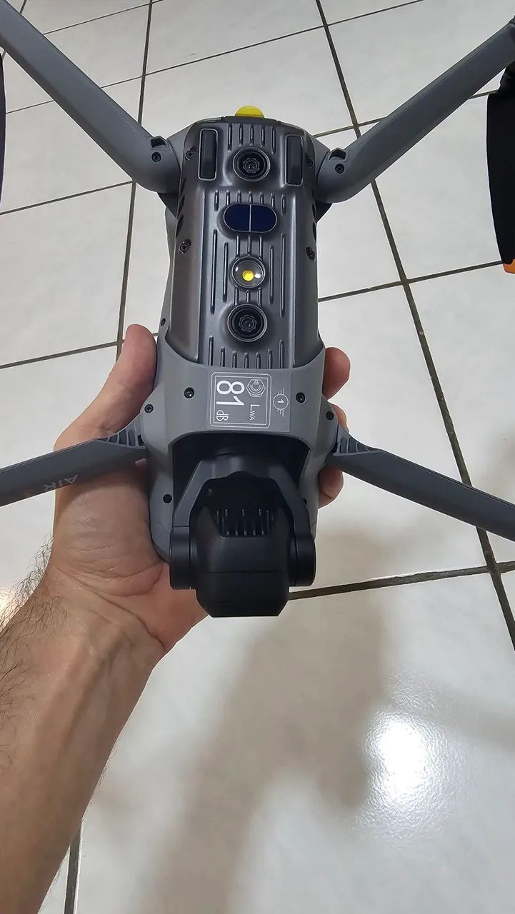 DJI AIR 3 + Fly More combo - Rádio c/ tela - Foto 4