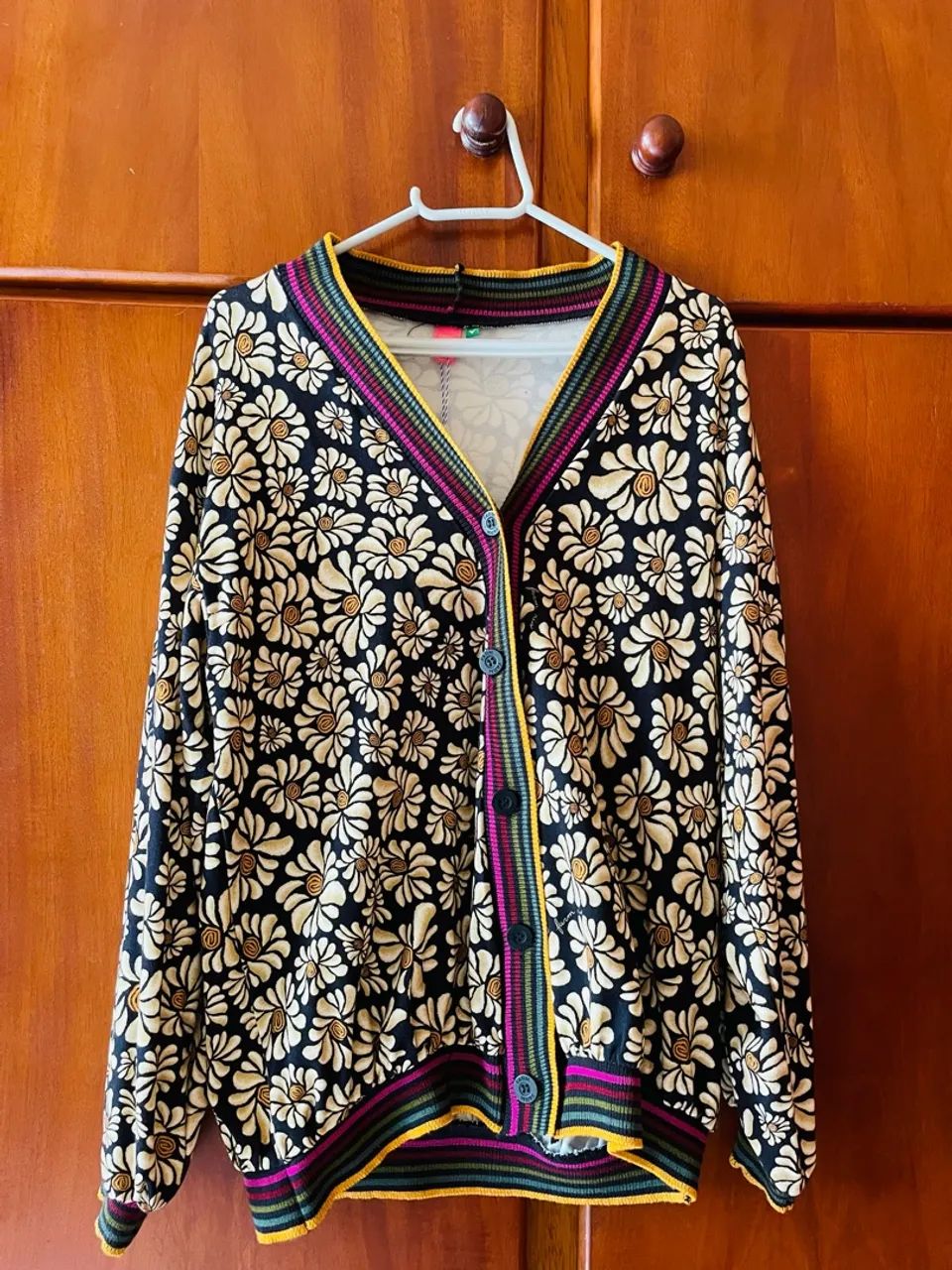 Vendo  cardigan de malha da estampa Bem-Me-Quer  - Foto 2