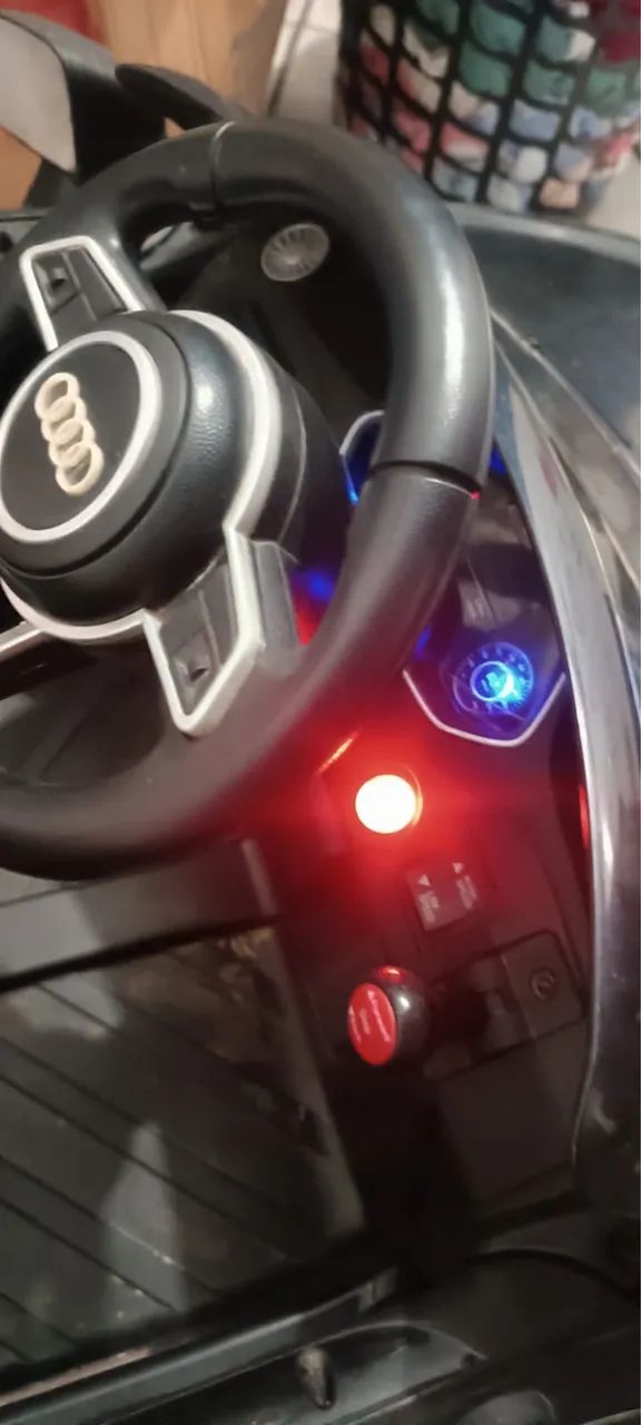 Carrinho Elétrico Preto Audi TT - Foto 4