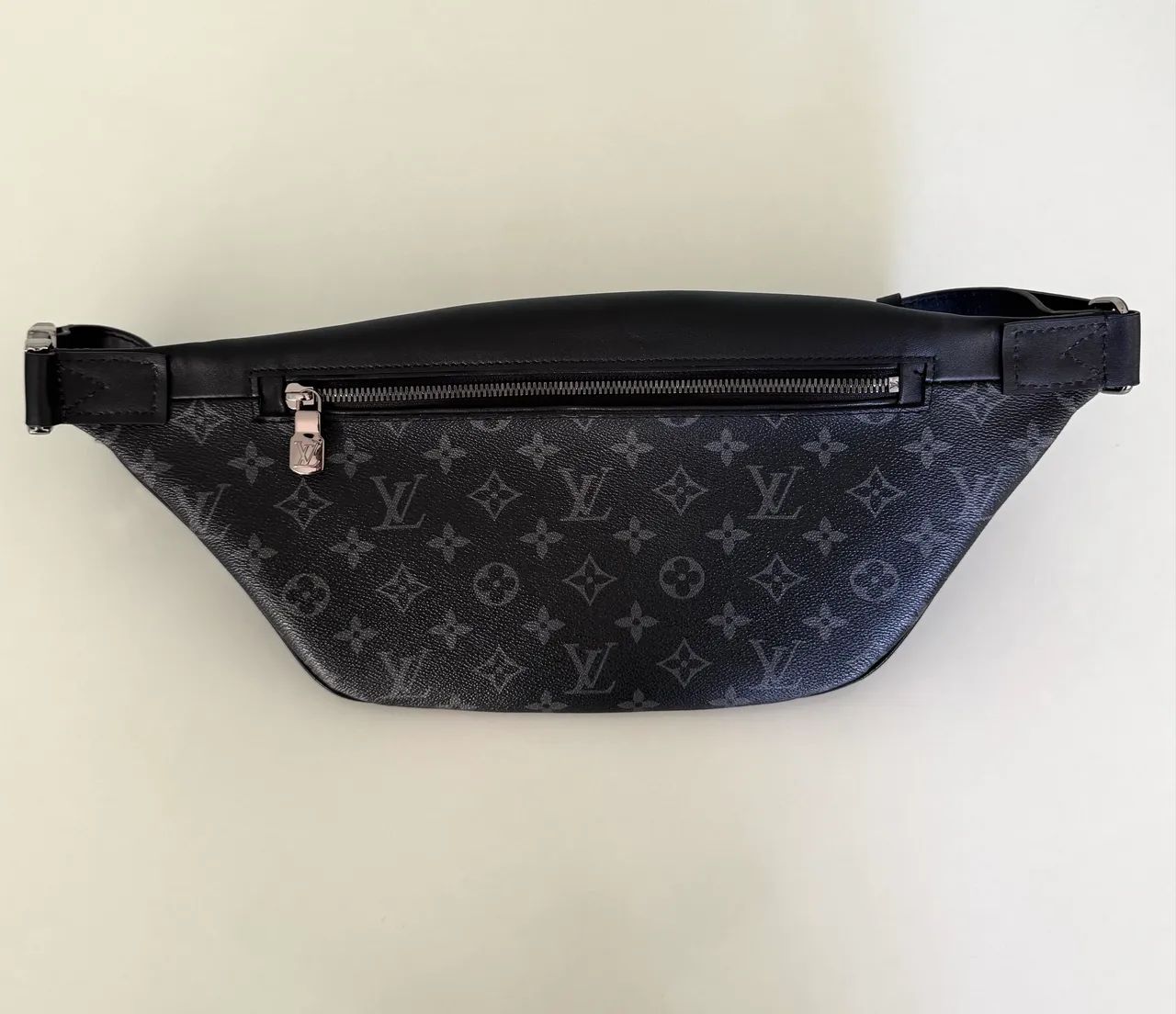 Bolsa Louis Vuitton Bumbag Discovery Eclipse Monogram preta - Foto 2