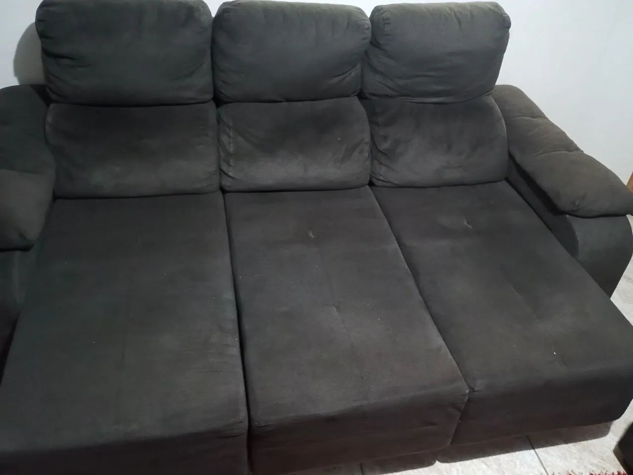 Sofá retrátil e reclinável , 2 disponível 