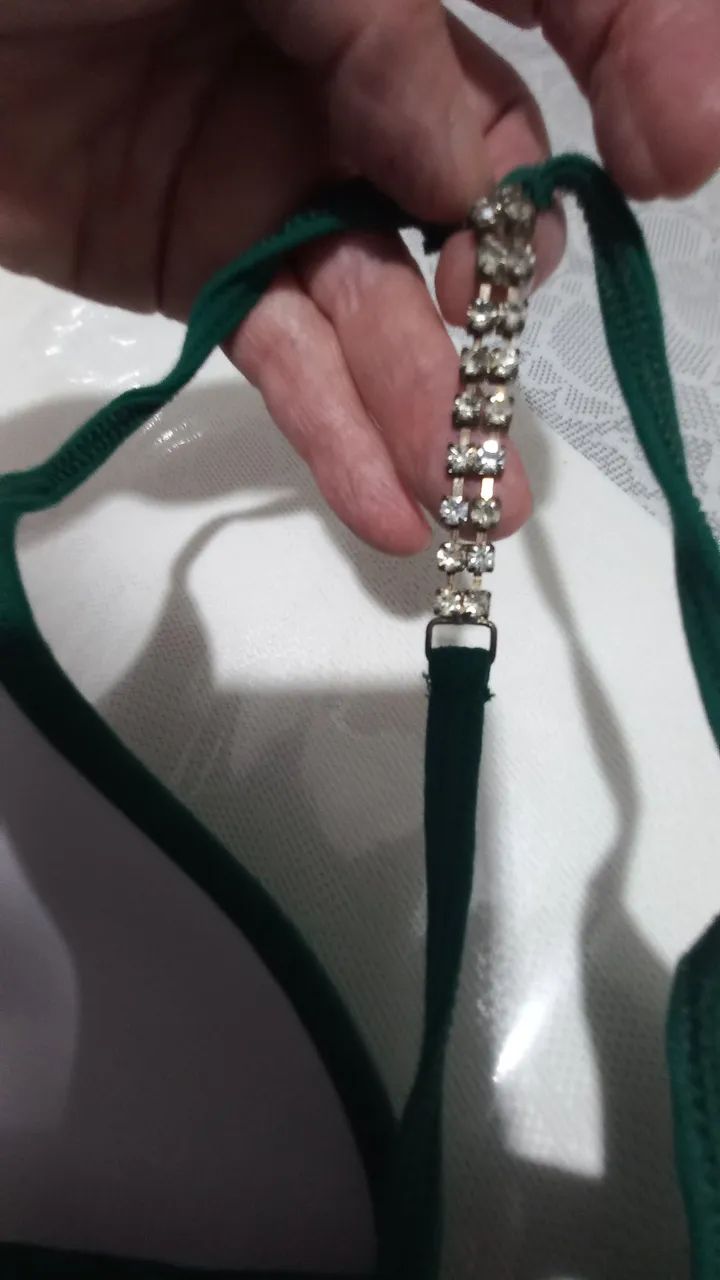 Um bustiam  verde  com pedras tamanho  gg - Foto 2
