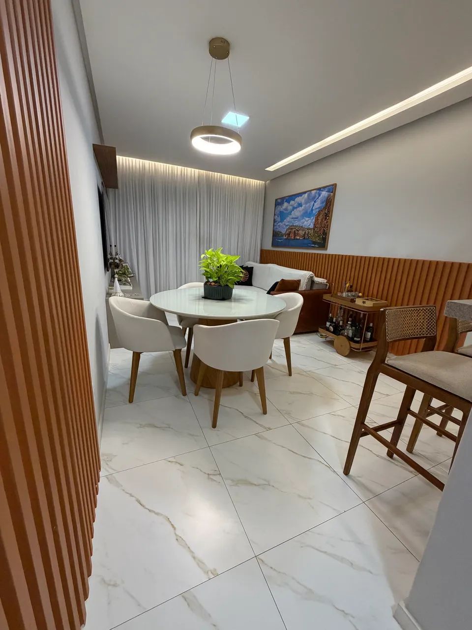 Vende-se Apartamento No Bairro Luzia ! Edifício Cléa ! Direto com proprietário! 
