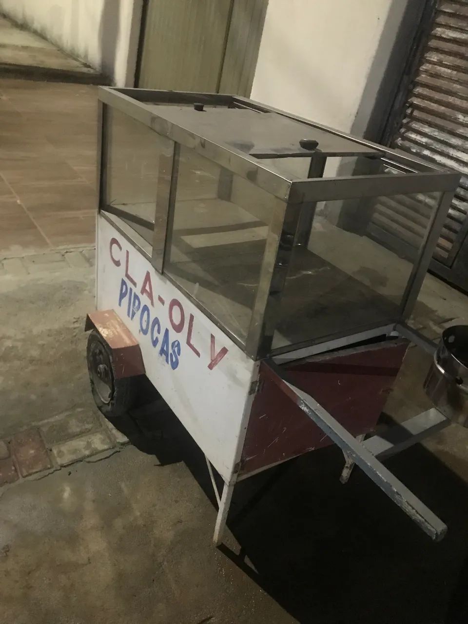 Carrinho de pipocas cla-oly pipocas 